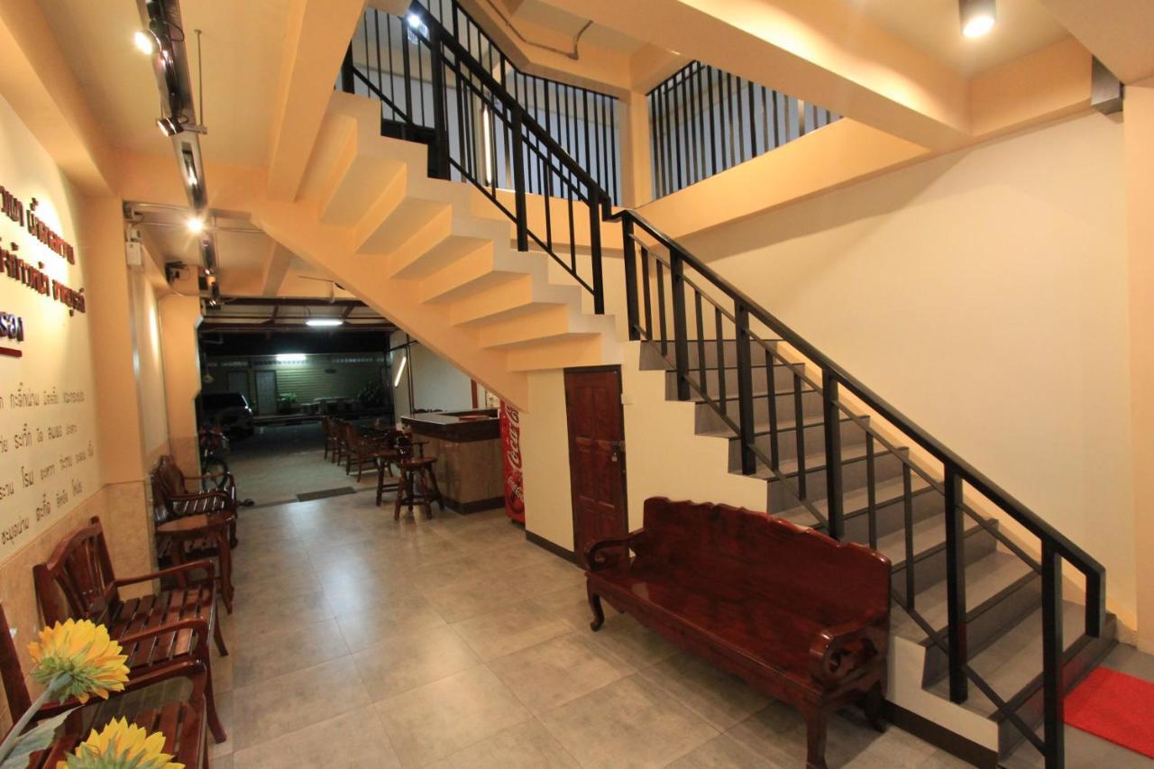โรงแรมนางรอง Exteriér fotografie